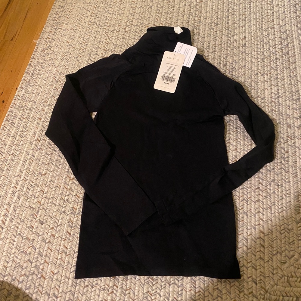 NAOMI TURTLENECK SZ SMALL FABLETICS